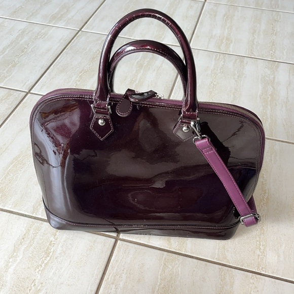 Danier “Alma” Oxblood Patent Leather Bag - Picture 4 of 13